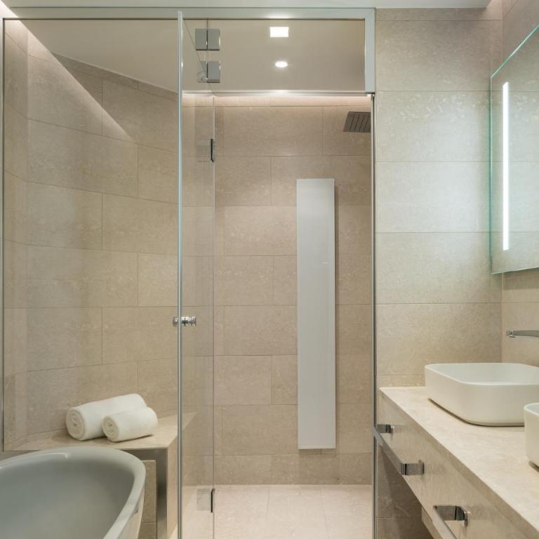 The Ritz-Carlton Hotel de la Paix, Geneva - Suite Lit King-Size - Vue sur Jardin - 1