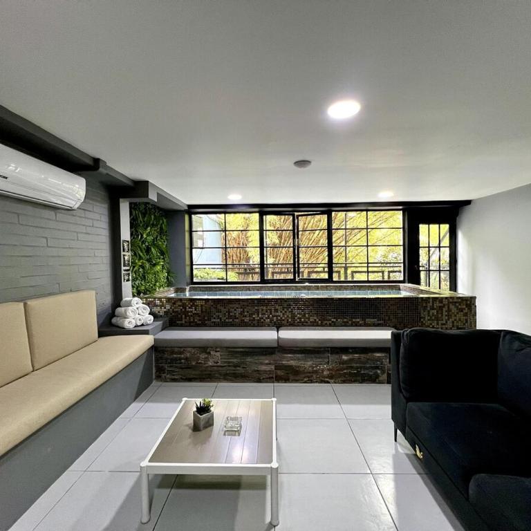 FUOCO - NOWA Apt with Bar, Indoor Heated Pool, by Lleras Park - Apartamento - 6