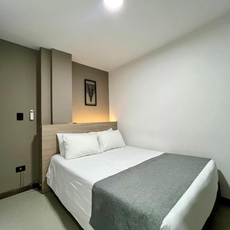 FUOCO - NOWA Apt with Bar, Indoor Heated Pool, by Lleras Park - Apartamento - 8