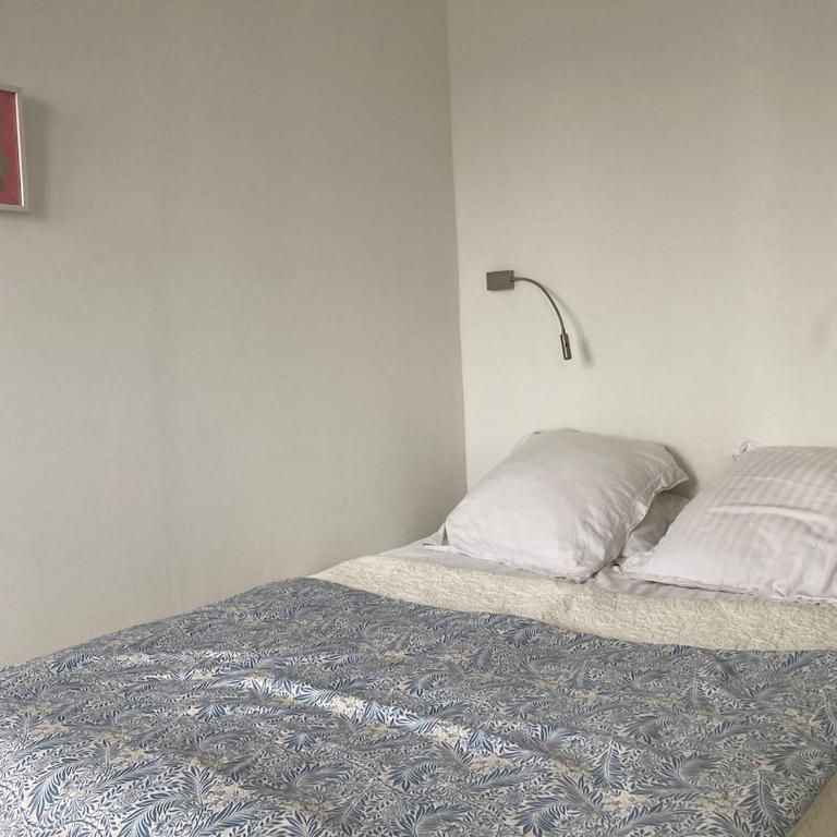 Luminous and inspiring arty home - One-Bedroom Apartment - 12