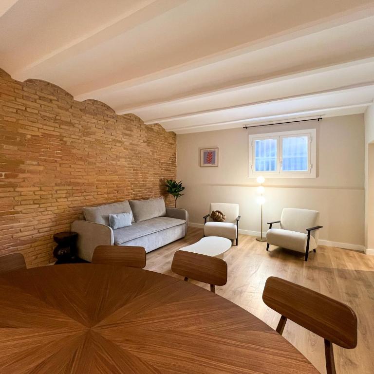 Stay U-nique Apartments Balmes II - Three-Bedroom Superior Apartment - 3
