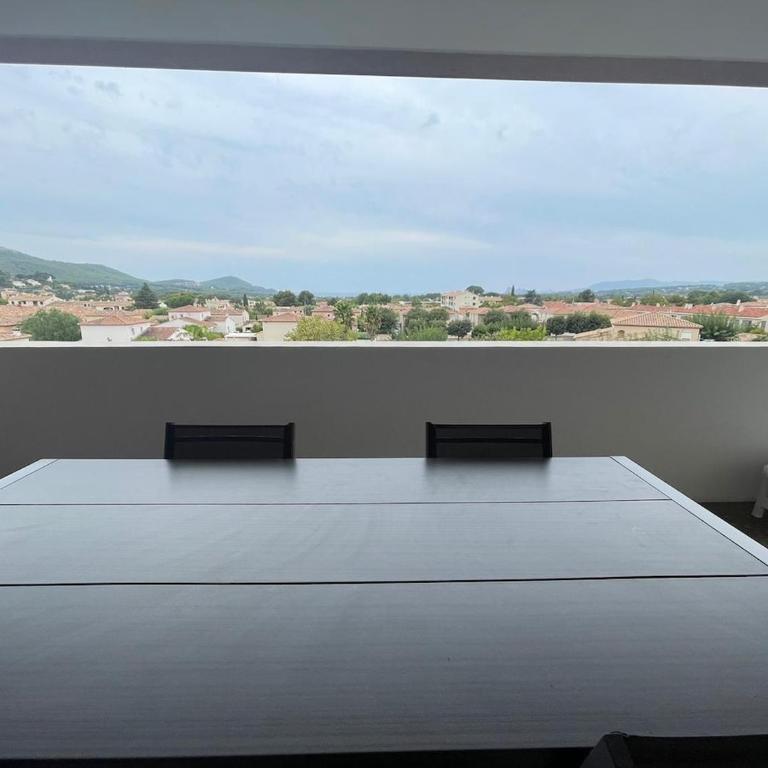 Superbe appartement 3 pièces avec vue mer - Appartement 2 Chambres - 10