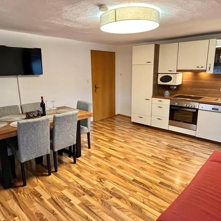 Gästehaus Staller inkl. Chiemgaukarte - Apartment - 1