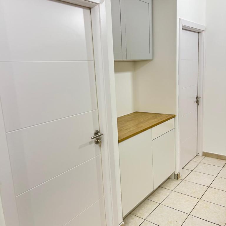 Bed and Shower Alone - Apartman - 5