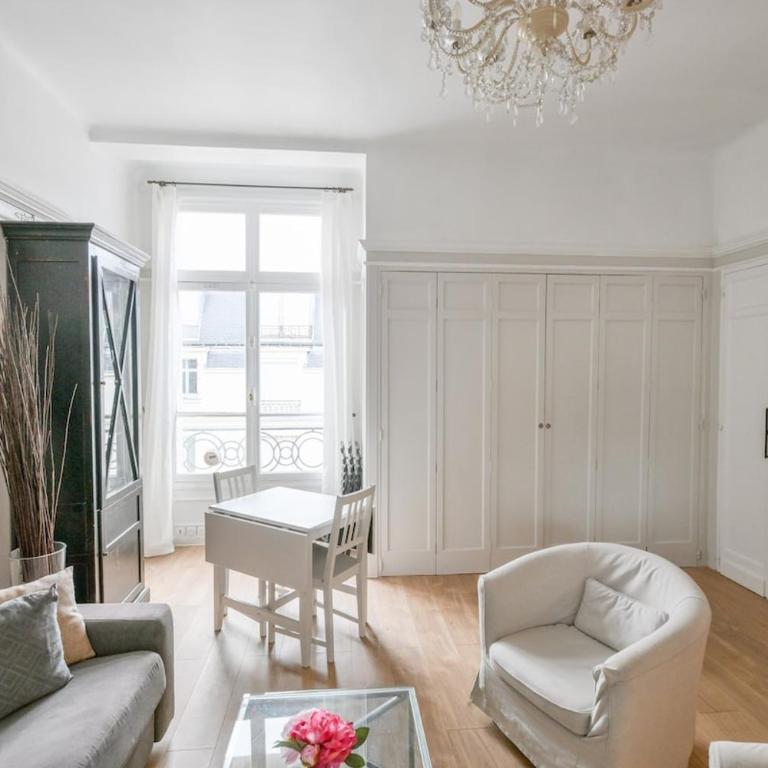 Chic apartment on the Champs-Élysées with AC - One-Bedroom Apartment - 2