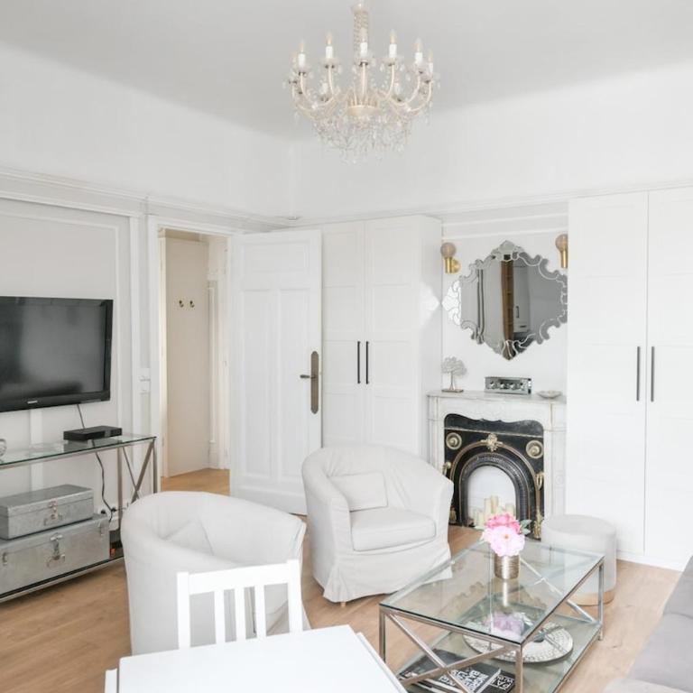 Chic apartment on the Champs-Élysées with AC - One-Bedroom Apartment - 4