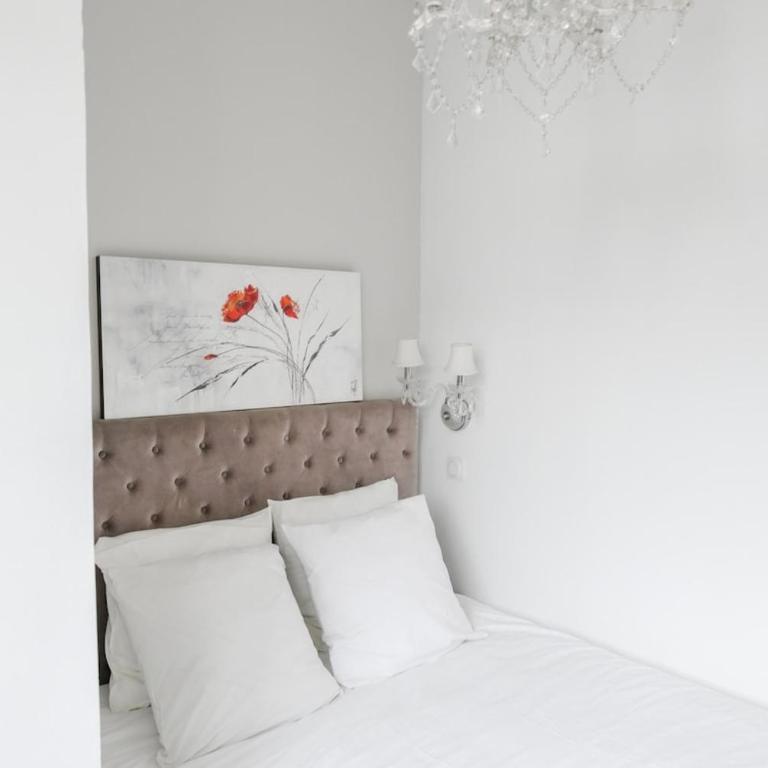 Chic apartment on the Champs-Élysées with AC - One-Bedroom Apartment - 22