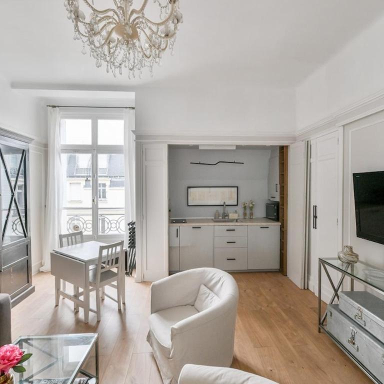 Chic apartment on the Champs-Élysées with AC - One-Bedroom Apartment - 7