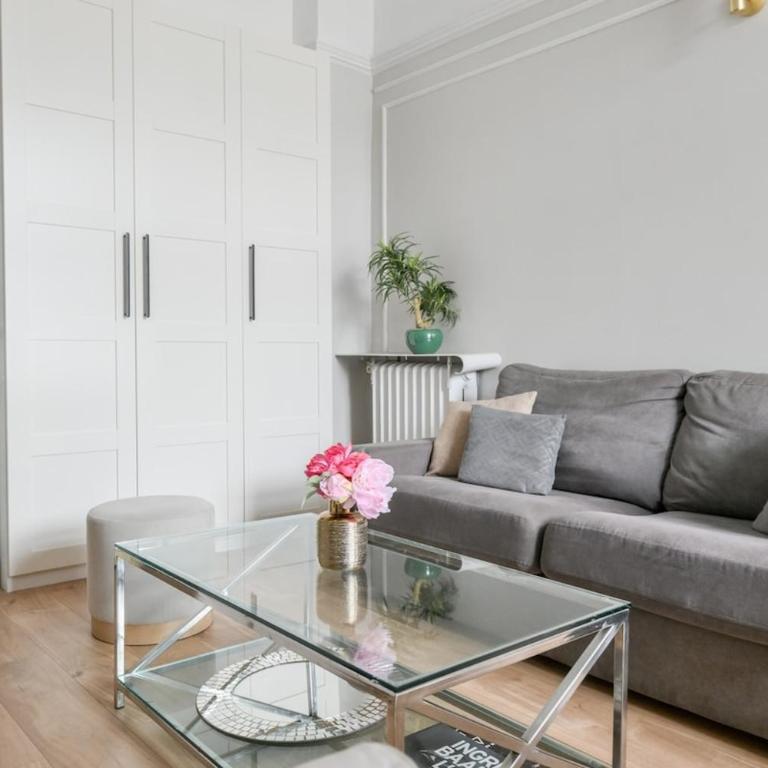 Chic apartment on the Champs-Élysées with AC - One-Bedroom Apartment - 8