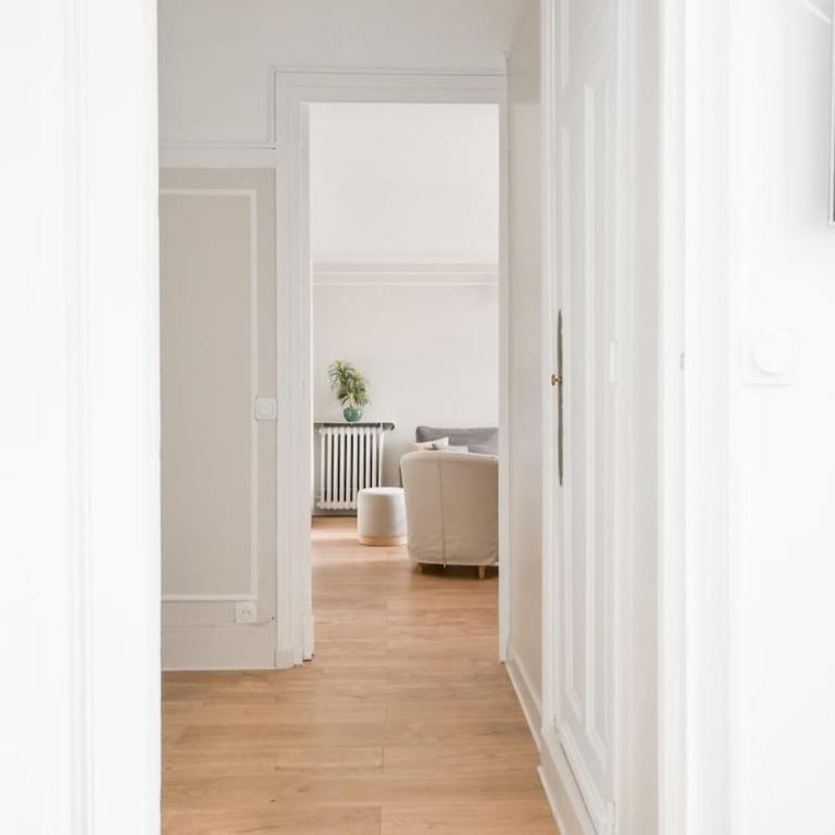 Chic apartment on the Champs-Élysées with AC - One-Bedroom Apartment - 28