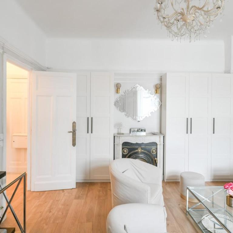 Chic apartment on the Champs-Élysées with AC - One-Bedroom Apartment - 20