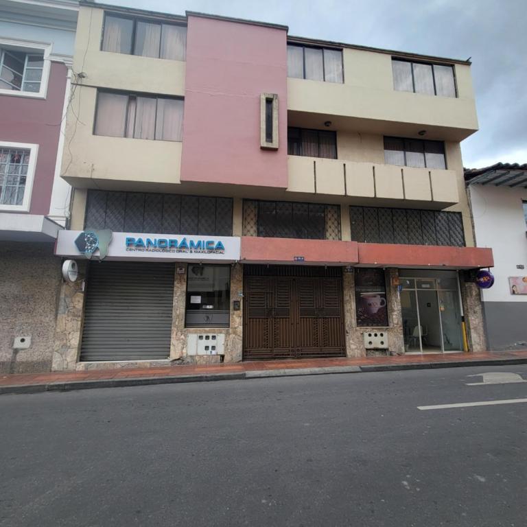 Acogedora Habitación Privada con Baño en el Corazón de la ciudad de Loja - Habitación Doble con baño privado - 2