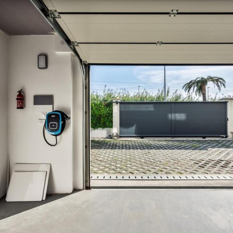Private Front Beach Villa with garden and garage - Villa - 7