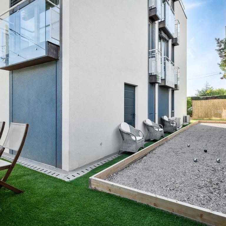 Private Front Beach Villa with garden and garage - Villa - 9