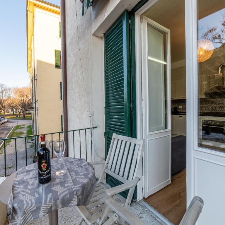 Lumen, few steps to the walls, 2 bath, 3 SmartTV, High Speed Fiber, AC - Two-Bedroom Apartment - 28