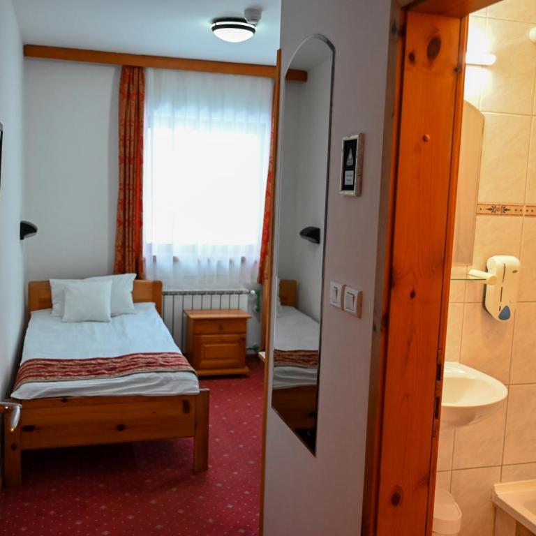 Hotel Kristal - Double or Twin Room - 13