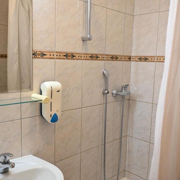 Hotel Kristal - One-Bedroom Suite - 7