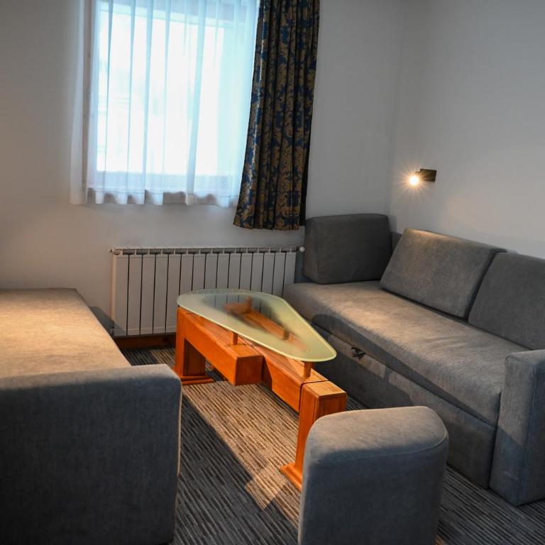 Hotel Kristal - One-Bedroom Suite - 3