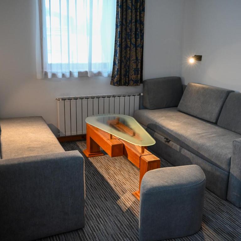 Hotel Kristal - One-Bedroom Suite - 2