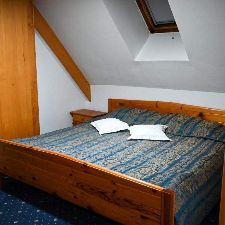 Hotel Kristal - Triple Room - 5