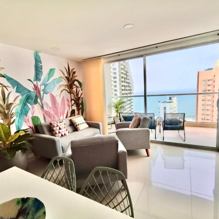 Relax & Sunsets,near beach & historic center - Three-Bedroom Apartment - 5