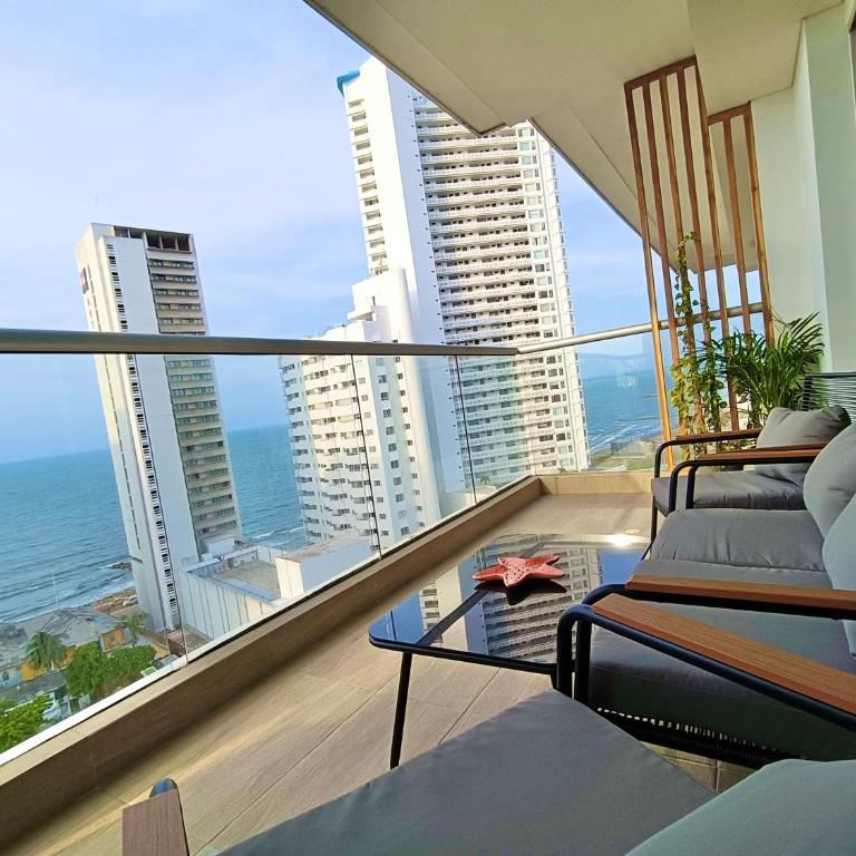 Relax & Sunsets,near beach & historic center - Three-Bedroom Apartment - 21