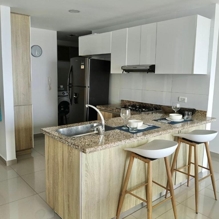 Relax & Sunsets,near beach & historic center - Three-Bedroom Apartment - 9