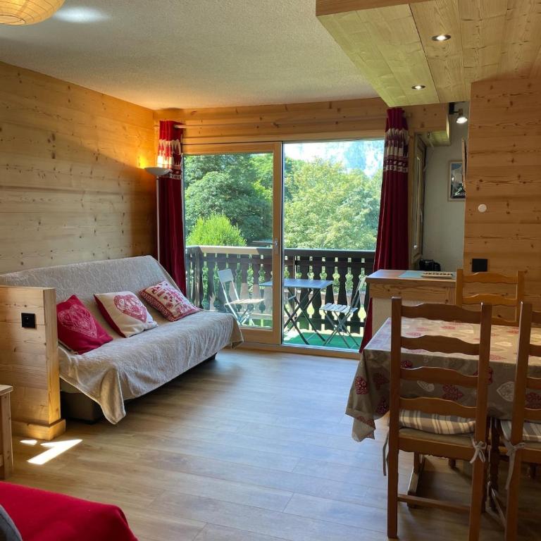 Carroz d Araches , 2 pièces rénové vue montagne, 4 personnes, 3 min du centre, parking,balcon - Appartement 1 Chambre avec Balcon et Vue sur les Montagnes - 1