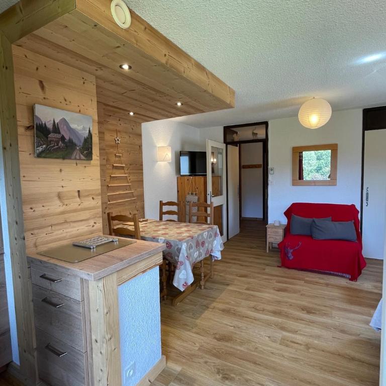 Carroz d Araches , 2 pièces rénové vue montagne, 4 personnes, 3 min du centre, parking,balcon - Appartement 1 Chambre avec Balcon et Vue sur les Montagnes - 4