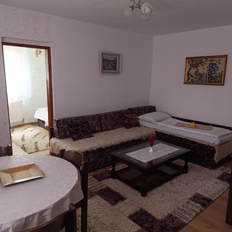 Apartment SAFIR - Free parking - Dvokrevetna Soba sa Bračnim Krevetom i Pogledom na Park - 19