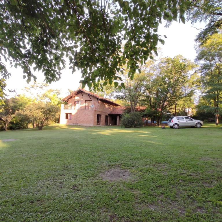 Casa completa con piscina y quincho en Ascochinga, 4 habitaciones, zona golf - Casa de 3 dormitorios - 26