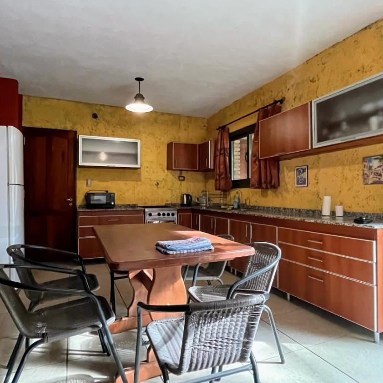 Casa completa con piscina y quincho en Ascochinga, 4 habitaciones, zona golf - Casa de 3 dormitorios - 33