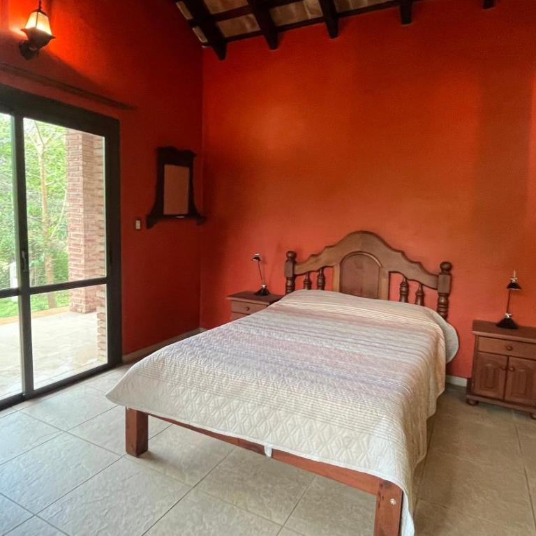 Casa completa con piscina y quincho en Ascochinga, 4 habitaciones, zona golf - Casa de 3 dormitorios - 43