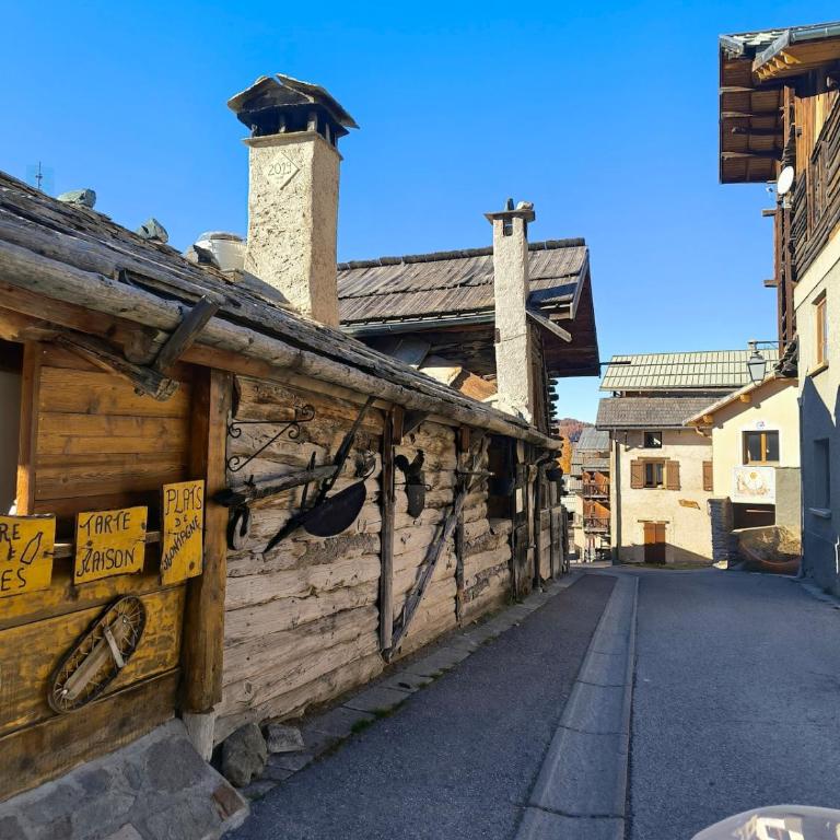 Authentique chalet du Queyras - Saint Véran - Parc naturel du Queyras - Chalet - 85