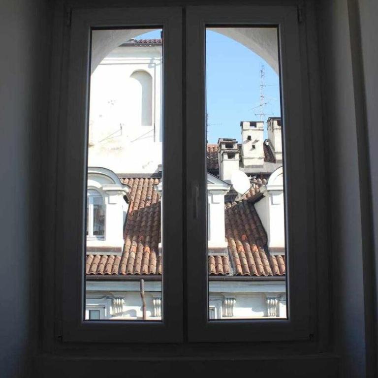 Joie de vivre Torino Garibaldi - One-Bedroom Apartment - 25