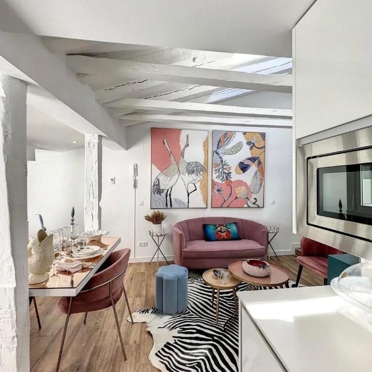 Chic Penthouse with Urban Charm & Rooftop - Two-Bedroom Apartment - 2