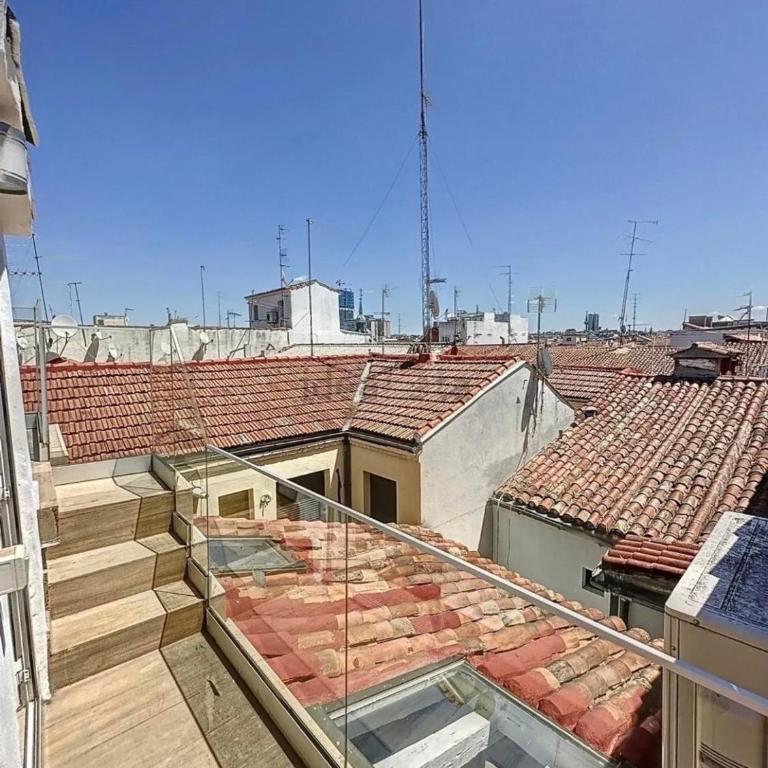 Chic Penthouse with Urban Charm & Rooftop - Two-Bedroom Apartment - 12