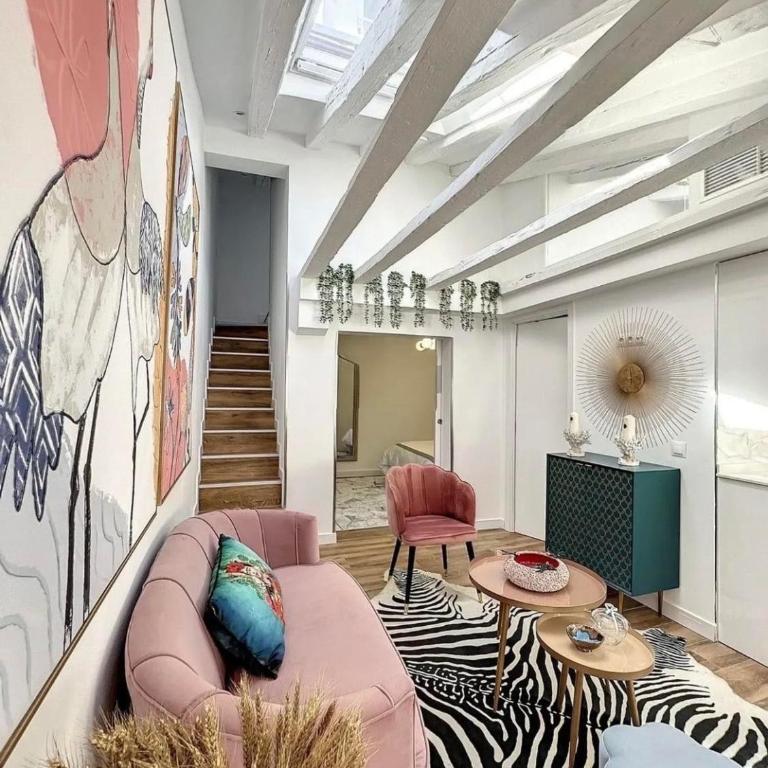 Chic Penthouse with Urban Charm & Rooftop - Two-Bedroom Apartment - 13