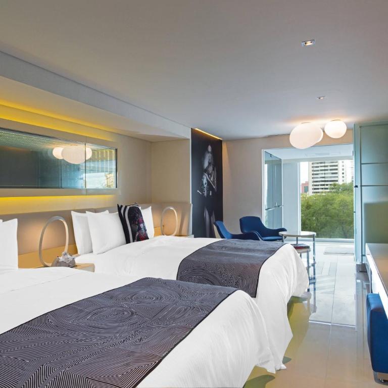 W Mexico City - Habitación Deluxe con 2 camas grandes y vistas parciales a la ciudad - 1