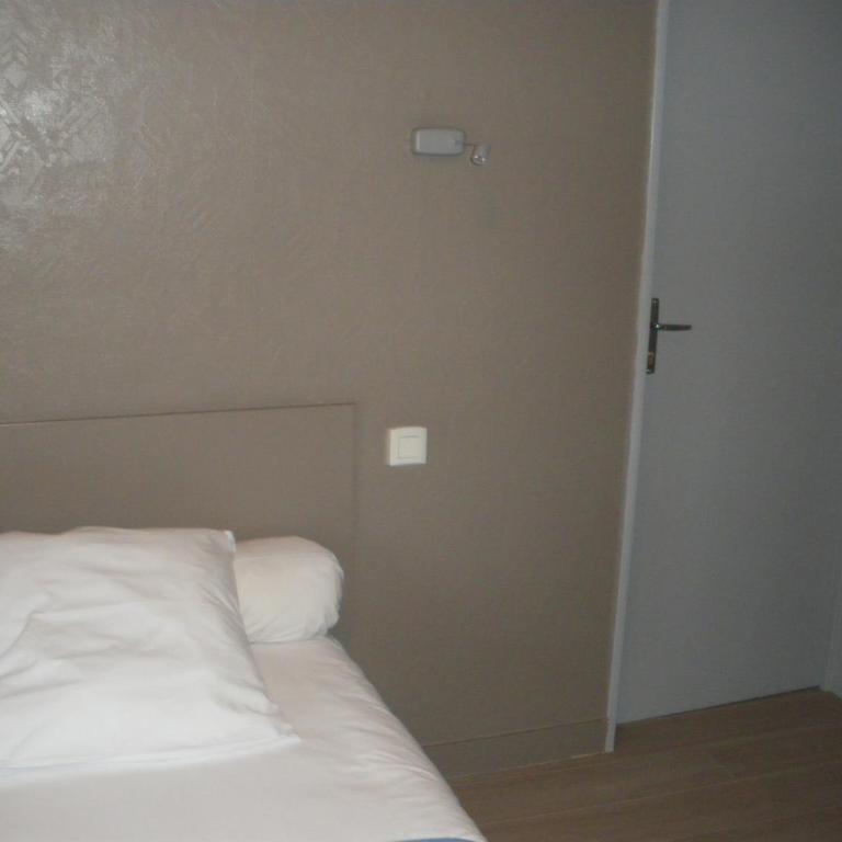 Hotel Du Port - Chambre Triple - 5