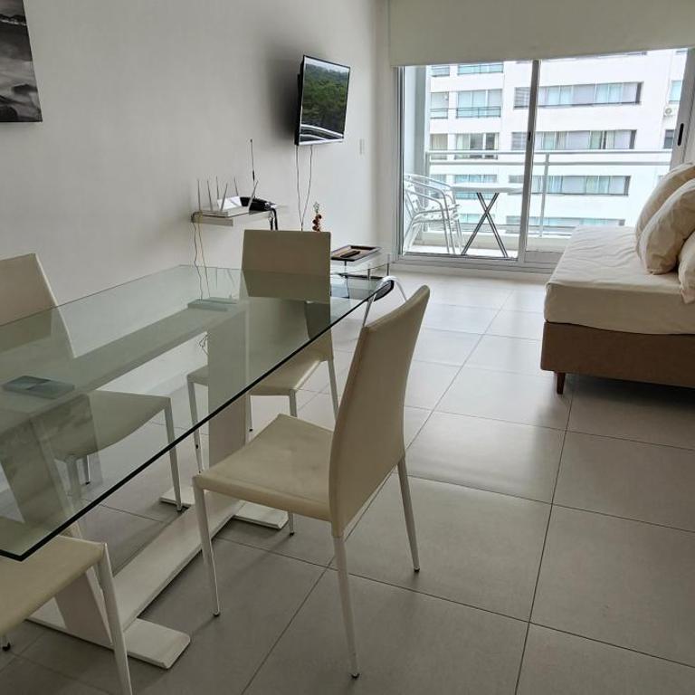 Bellagio Apto de 1 dormitorio Piso 14 en Roosvelt y Salt Lake - Apartamento de 1 dormitorio con balcón - 3