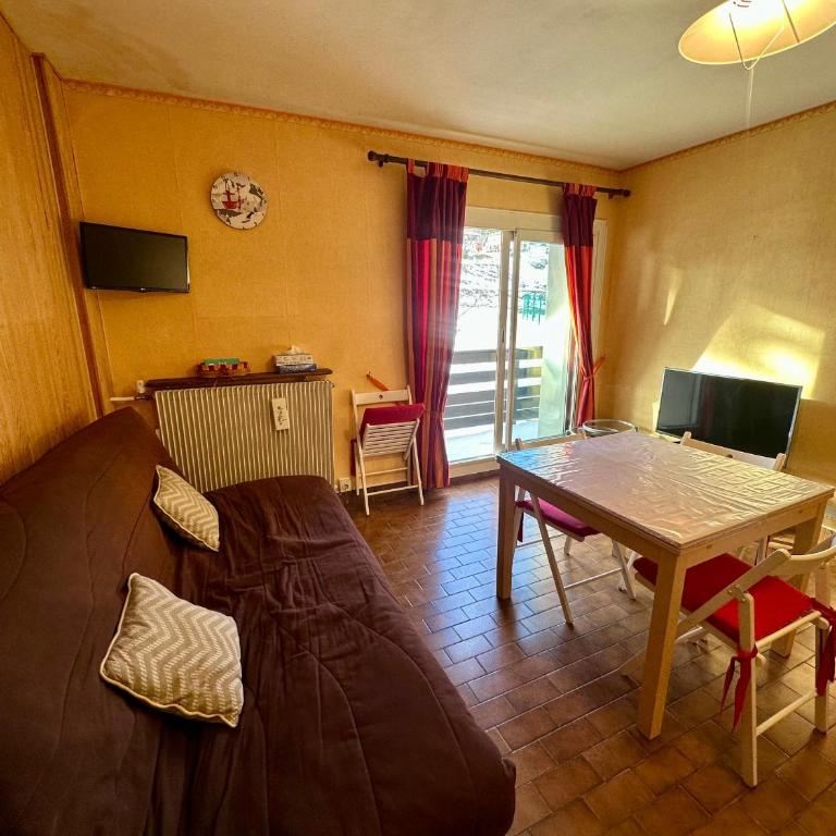 T2 fonctionnel Les Angles - 4 pers, Parking, Ski proche - FR-1-758-36 - Appartement - 4