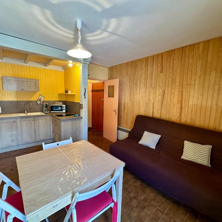 T2 fonctionnel Les Angles - 4 pers, Parking, Ski proche - FR-1-758-36 - Appartement - 6