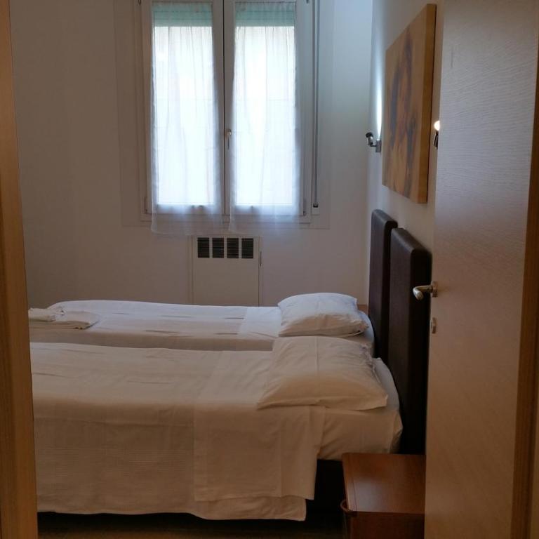 IN FIERA 8 Apartment superior FRONT FAIR - Appartamento Superior con 2 Camere da Letto - 79