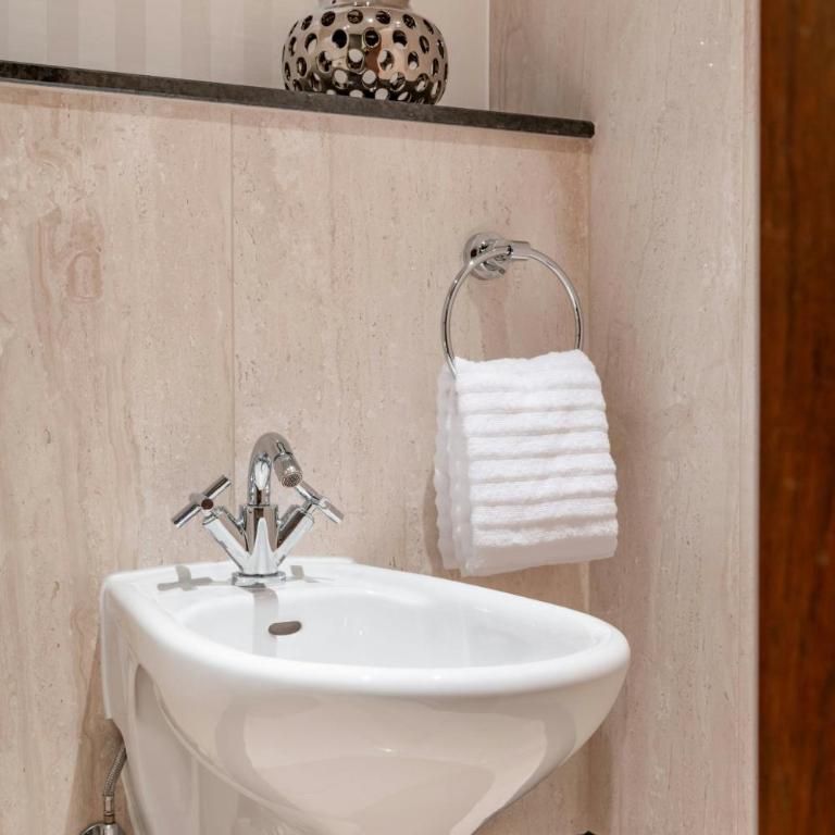 The Westin Grand Munich - Suite Westin mit 1 Schlafzimmer und 1 Kingsize-Bett - 8