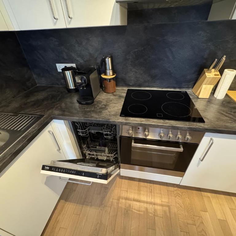 Studio University - Two-Bedroom Apartment - 8