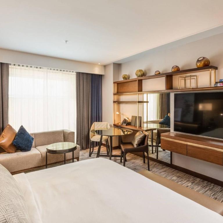 JW Marriott Hotel Monterrey Valle - Deluxe Guest room with 1 King - 4
