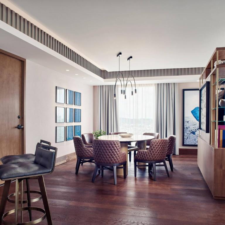 JW Marriott Hotel Monterrey Valle - Presidential suite with Concierge lounge access and 1 King - 4