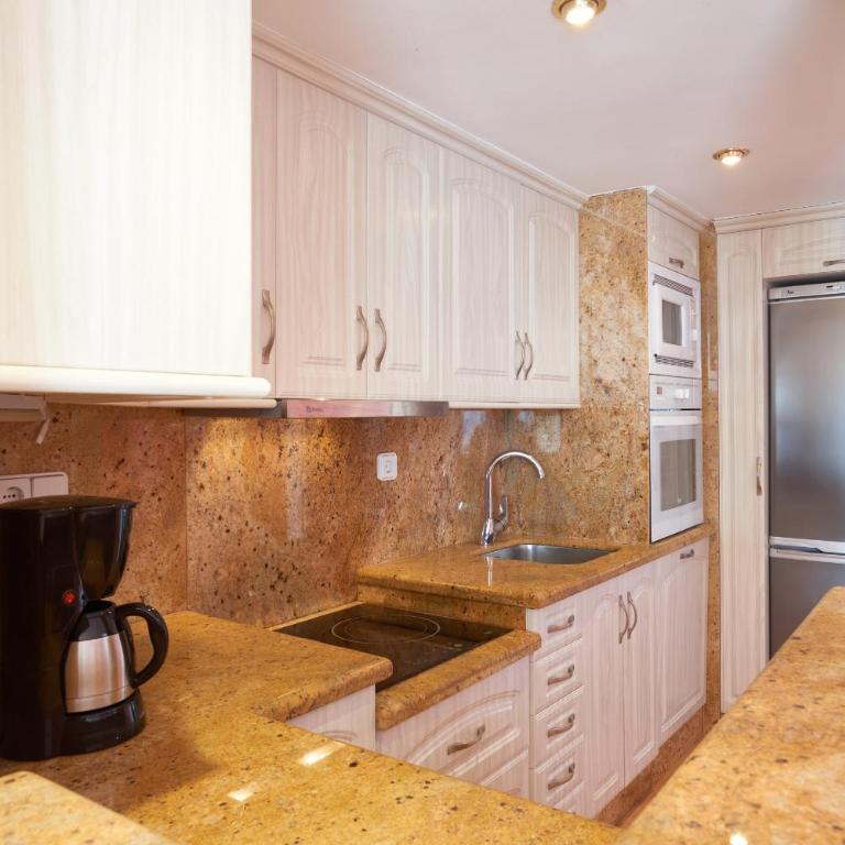DIFFERENTFLATS Rubens - Apartamento Dúplex Superior con 3 dormitorios y vistas al mar - 10