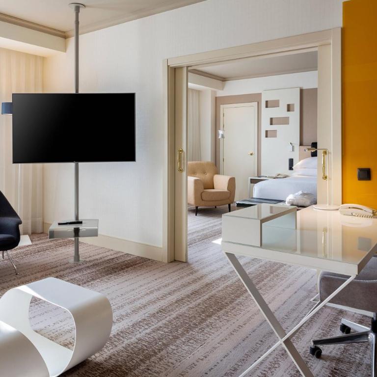 Madrid Marriott Auditorium Hotel & Conference Center - Suite Executive con cama extragrande y acceso al salón - 3